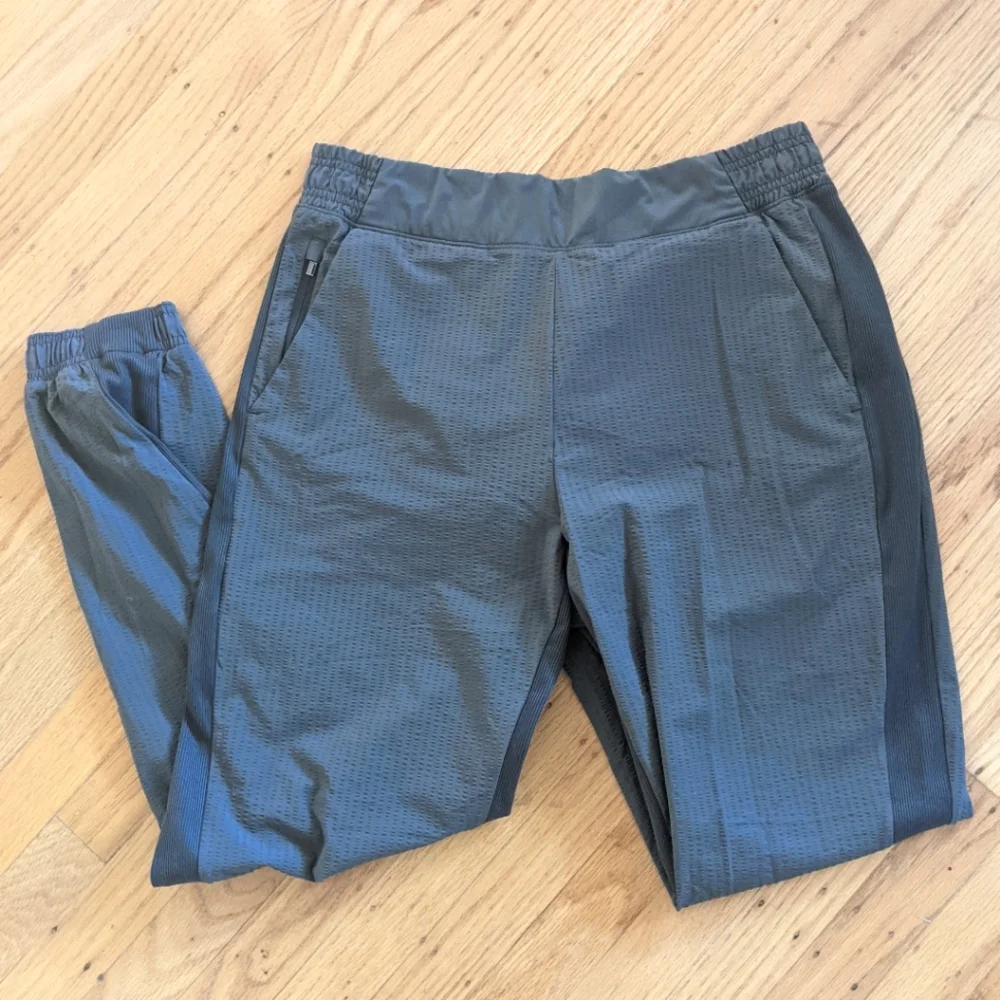 ATHLETA Brooklyn Tech Jogger Olive Green Size 8 - Picture 1 of 6